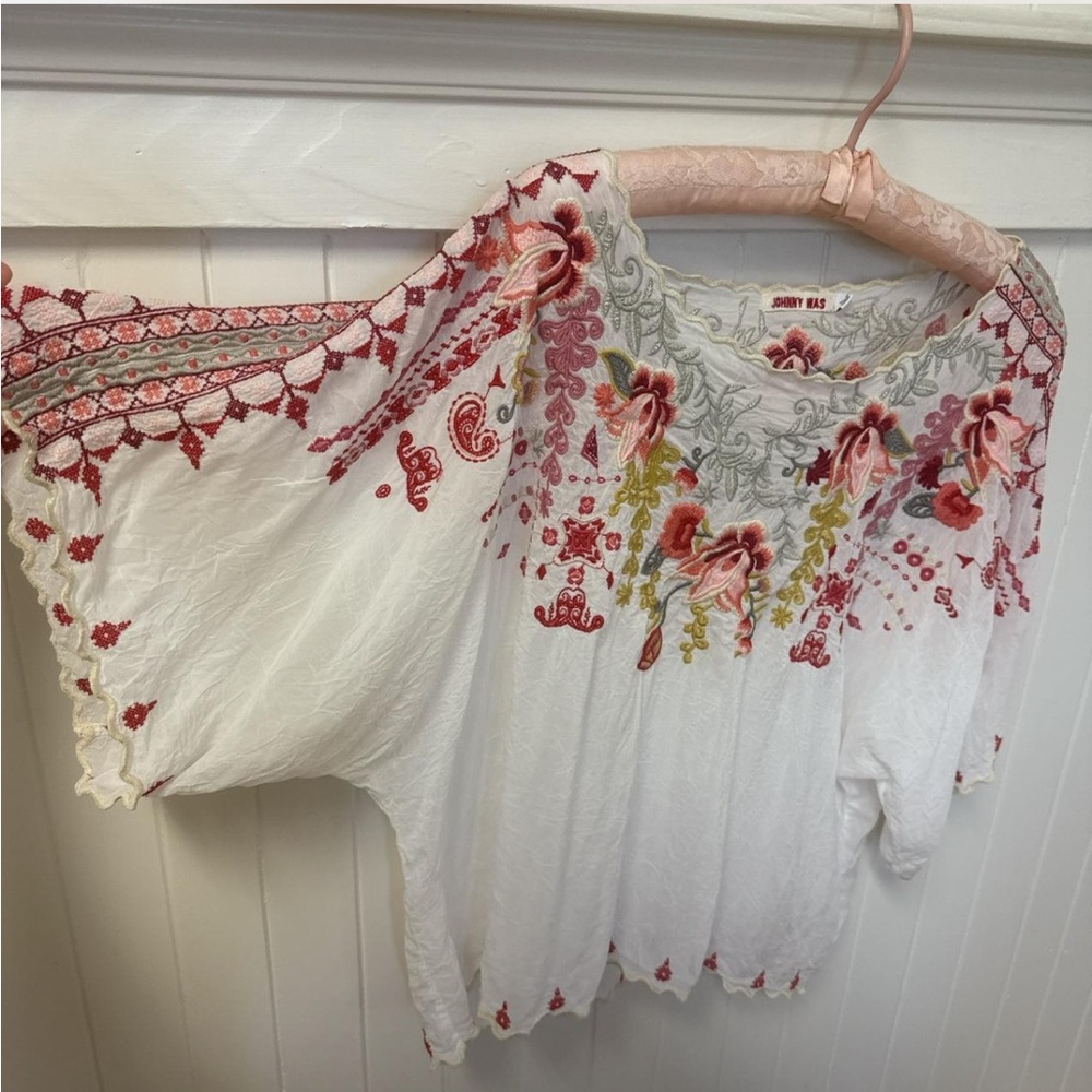 Johnny Was Nicky Embroidered
Scalloped Edges Top - Picture 3 of 4